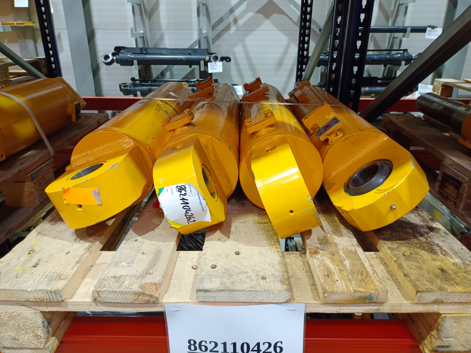 Cylinder podnoszenia zrywaka do spycharek TD-20M, TD-20R